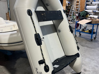 TENDER PLASTIMO HORIZON 230B USATO