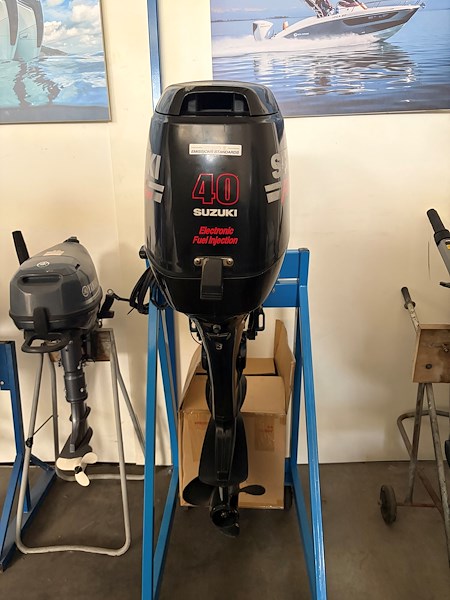 MOTORE FUORIBORDO SUZUKI DF40 GAMBO LUNGO 2007 USATO